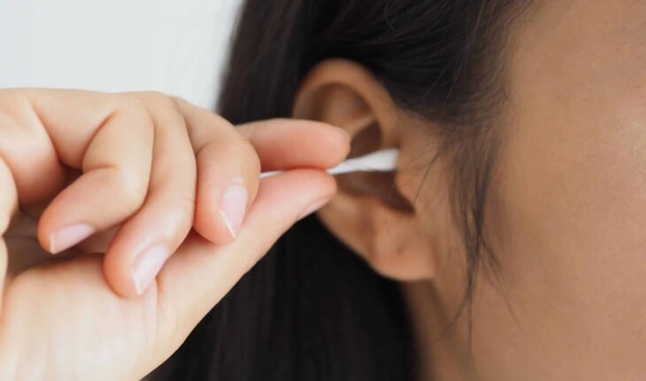 blokada ušnim voskom – uzrok, simptomi, liječenje