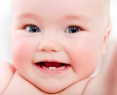 kako izgledaju desni kod beba kad niču zubi