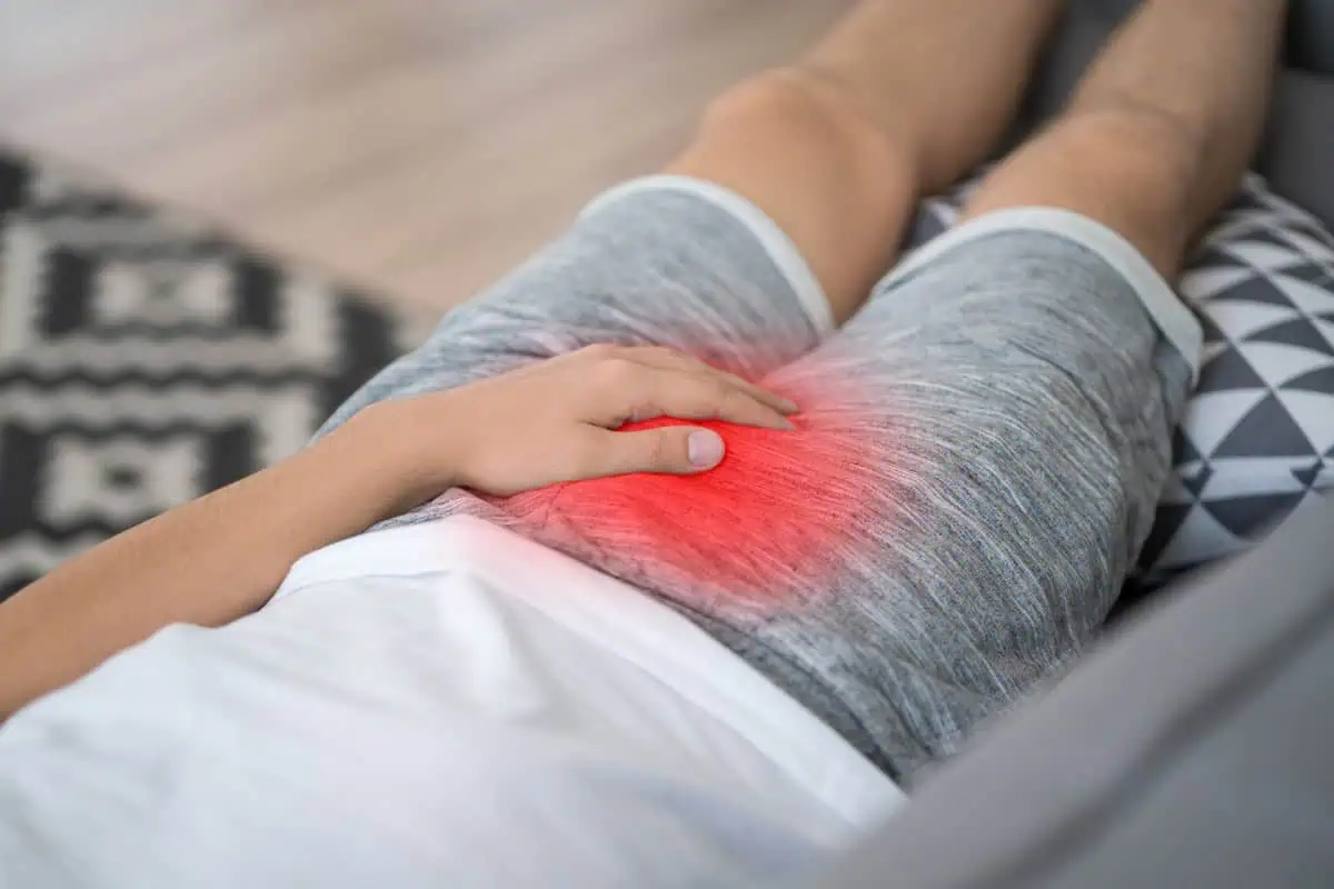 Bruh na testisu (skrotalna hernija) – uzroci, simptomi i liječenje